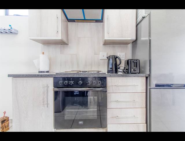 1 BEDROOM APARTMENT TO LET IN FERNDALE